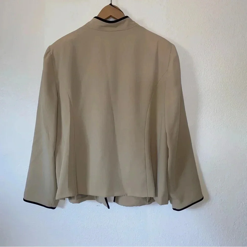 Dressbarn Woman Open Blazer in‎ Tan Size 22W